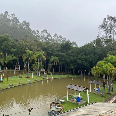 Pesqueiro Restaurante E Pousada Pingo De Ouro Piedade  Eksteriør bilde